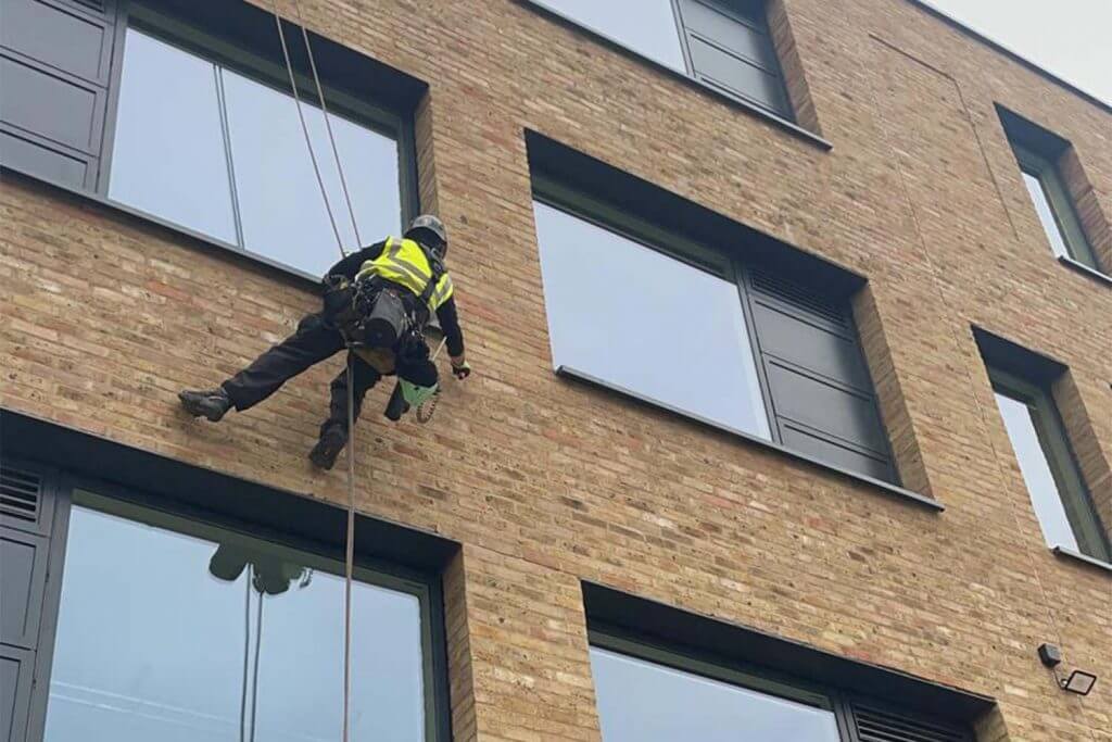 professional-window-cleaning